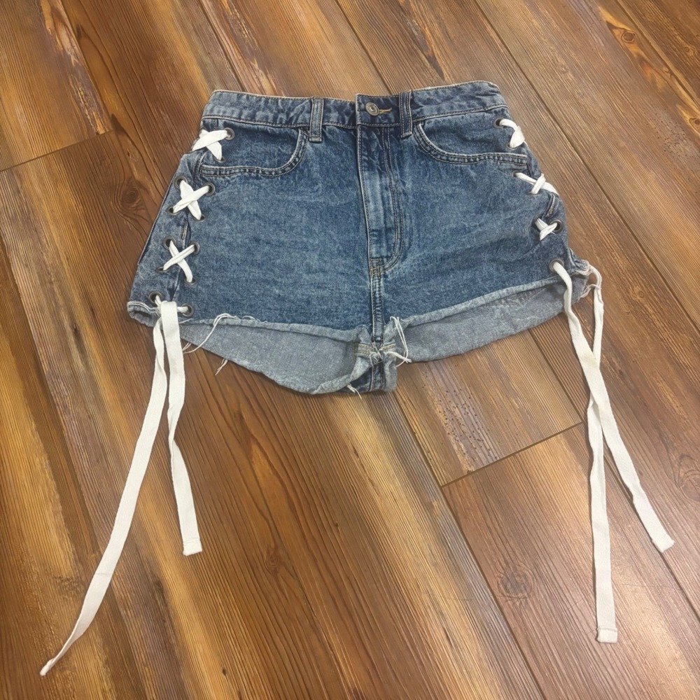 H&M Divided Side Lace Up Womens Size 4 Denim Shorts Acid Wash Blue High Waist
